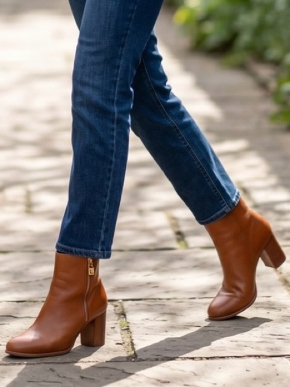 MICHAEL Michael Kors Luggage Cognac Leather Ankle Booties Size 9M